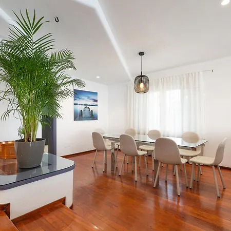 Villa President, Con Piscina Privada Alcanada