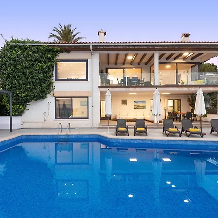 Villa President, Con Piscina Privada Alcanada